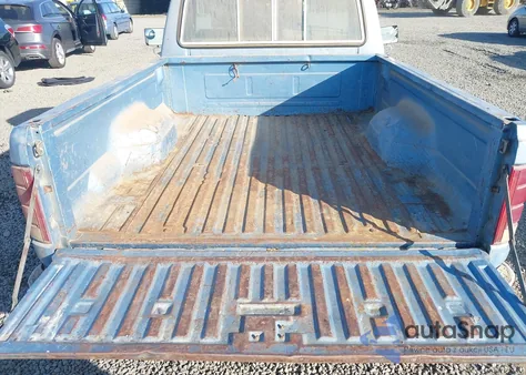 1981 Ford F150 z USA, uszkodzony, nr VIN 1FTDF14E8BRA37226